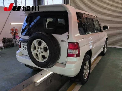 Mitsubishi Pajero iO