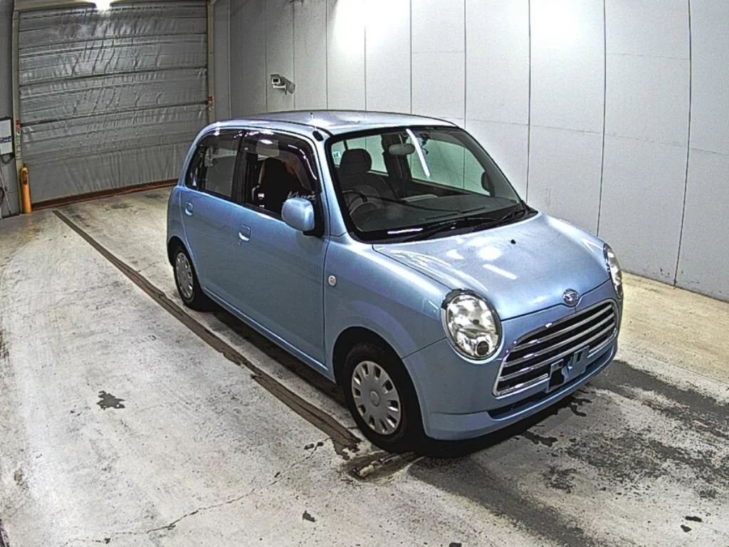 Daihatsu Mira 2005