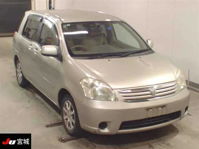Toyota Raum 2003