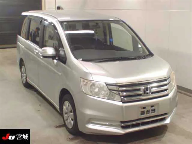Honda Stepwgn 2013