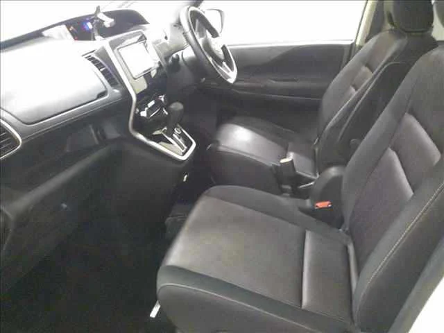 Nissan Serena  с аукциона в Японии