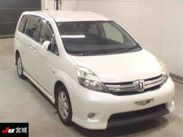 Toyota Isis 2012