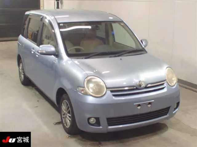 Toyota Sienta 2011