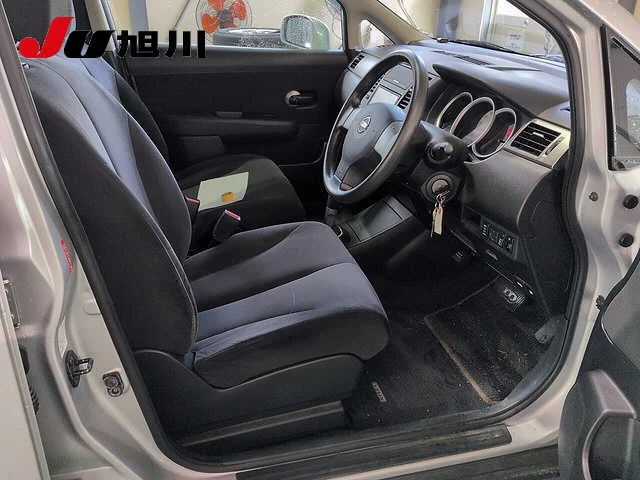 Nissan Tiida Latio  с аукциона в Японии