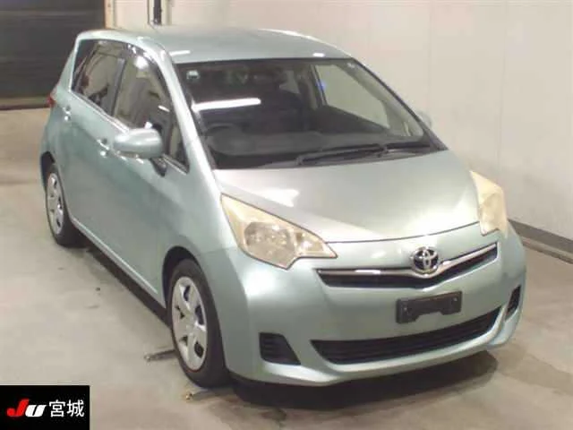 Toyota Ractis 2013