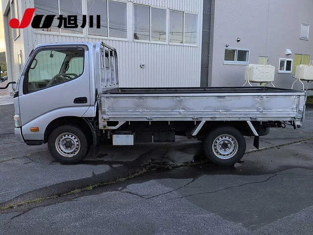 Toyota Dyna  с аукциона в Японии