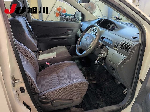 Toyota Raum  с аукциона в Японии