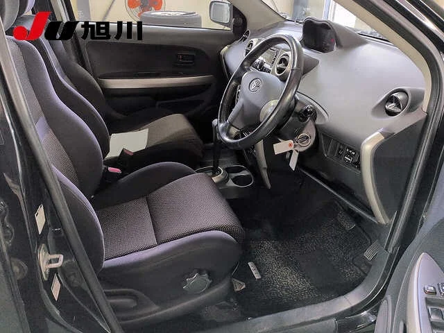 Toyota Ist  с аукциона в Японии
