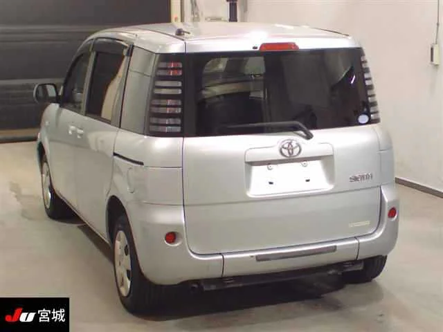 Toyota Sienta  с аукциона в Японии