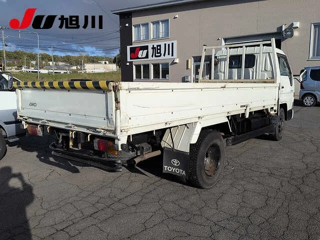 Toyota Dyna  с аукциона в Японии