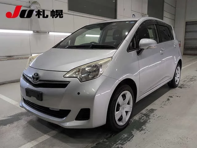 Toyota Ractis 2013