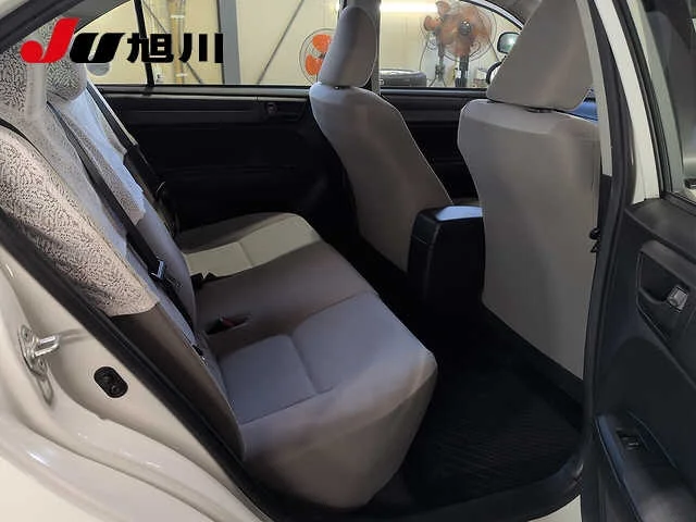 Toyota Corolla Axio  с аукциона в Японии