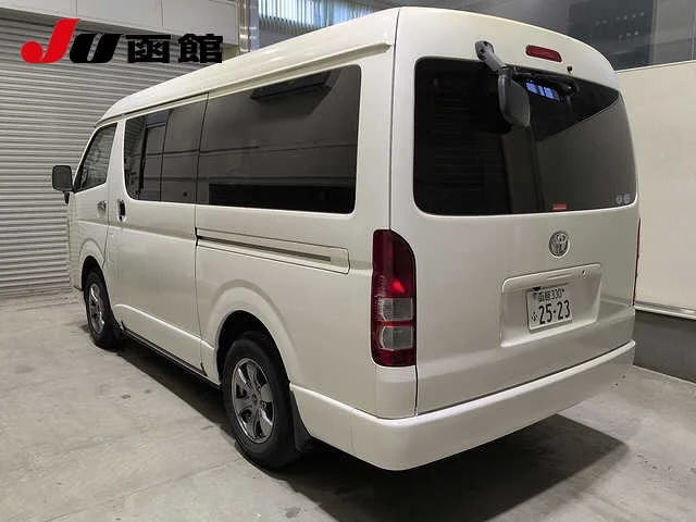 Toyota HiAce  с аукциона в Японии
