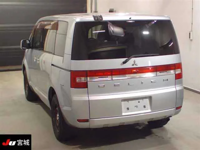 Mitsubishi Delica D:5  с аукциона в Японии