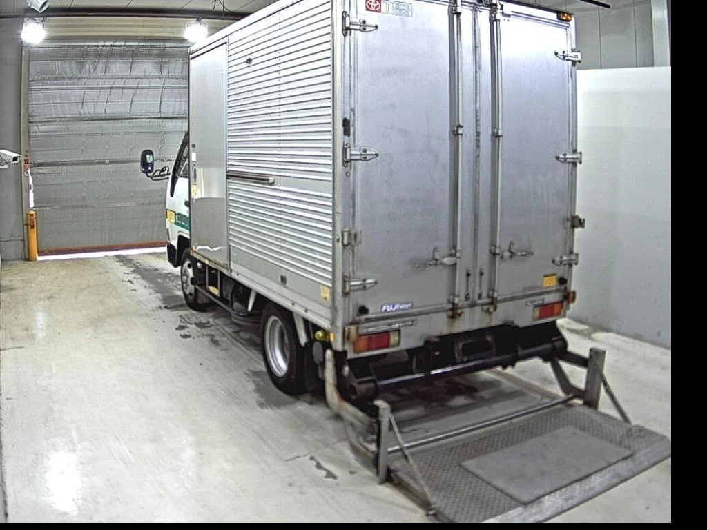 Toyota Dyna  с аукциона в Японии