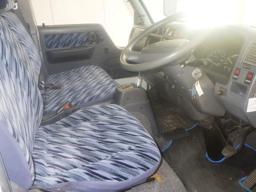 Toyota Dyna  с аукциона в Японии
