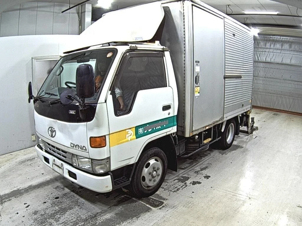 Toyota Dyna  с аукциона в Японии