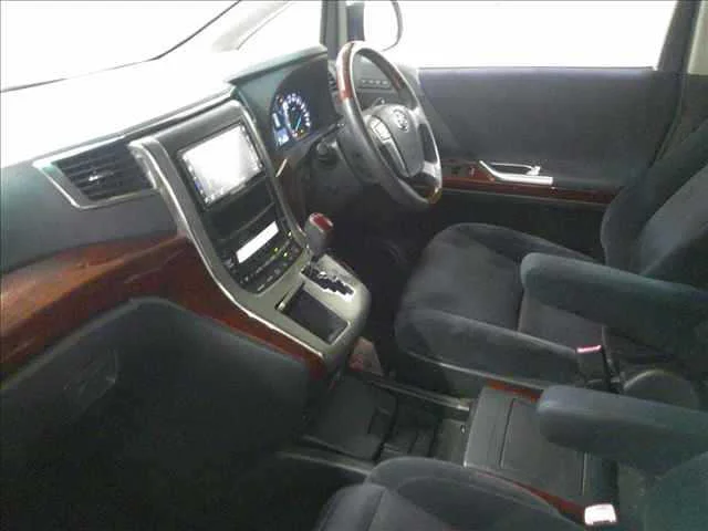 Toyota Vellfire  с аукциона в Японии