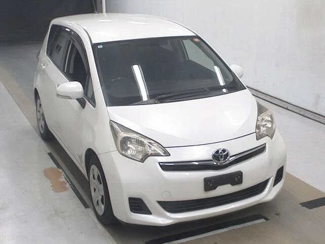 Toyota Ractis 2012