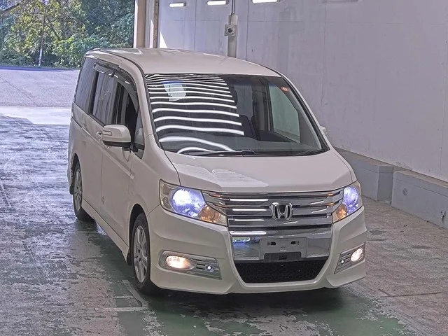 Honda Stepwgn 2009