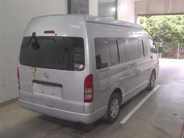 Toyota HiAce  с аукциона в Японии