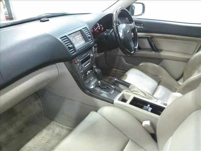 Subaru Legacy  с аукциона в Японии