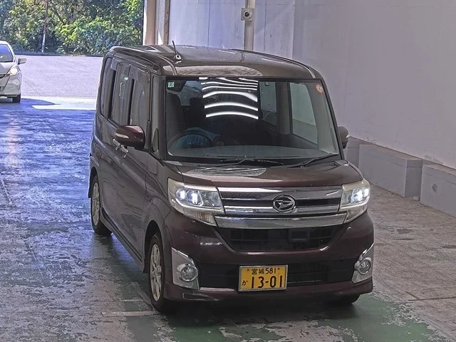 Daihatsu Tanto 2014