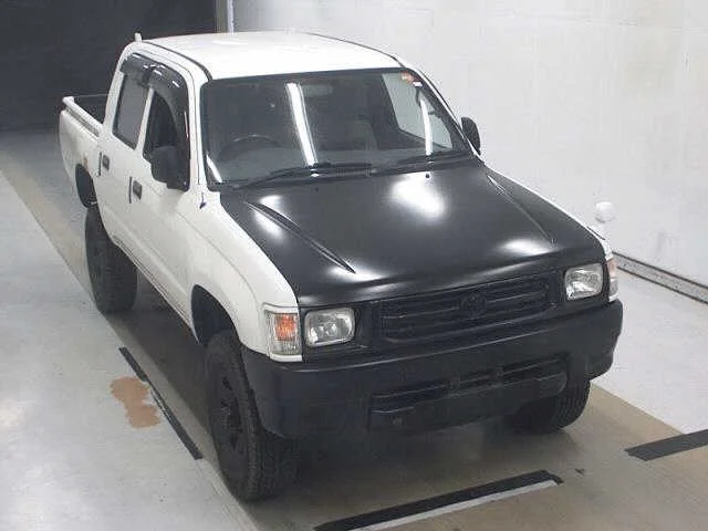 Toyota Hilux  с аукциона в Японии