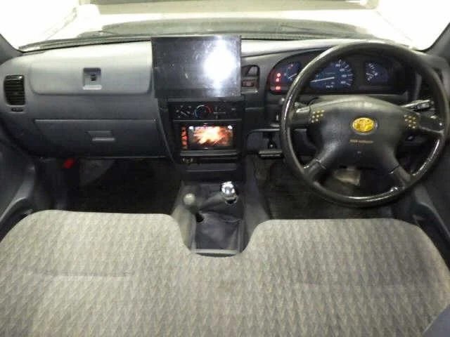 Toyota Hilux  с аукциона в Японии
