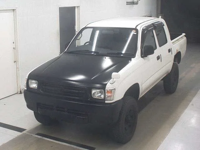Toyota Hilux  с аукциона в Японии