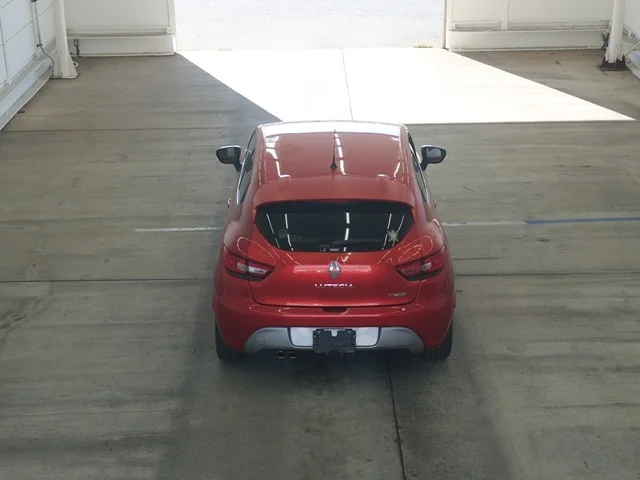Renault Lutecia  с аукциона в Японии