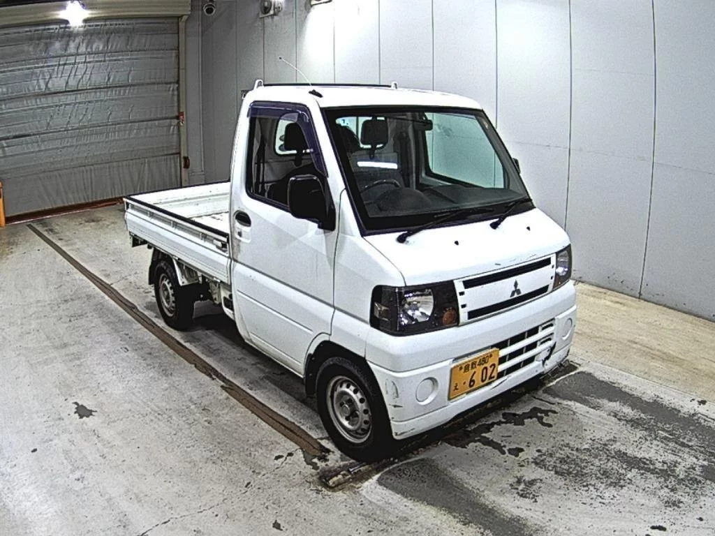 Mitsubishi Minicab Truck 2011