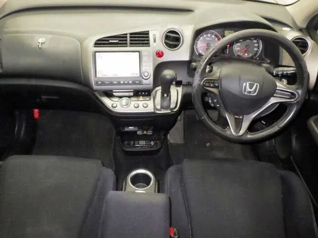 Honda Stream  с аукциона в Японии