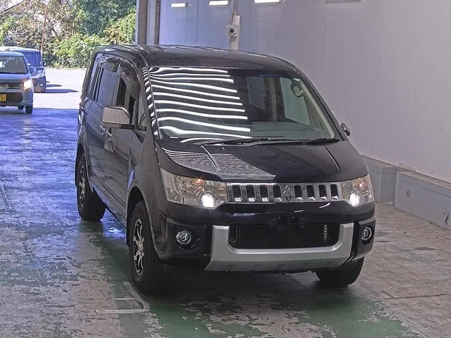 Mitsubishi Delica D:5 2010