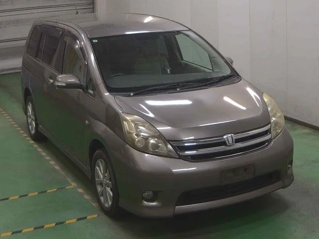 Toyota Isis 2009