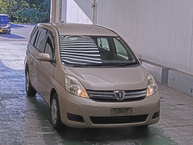Toyota Isis 2013