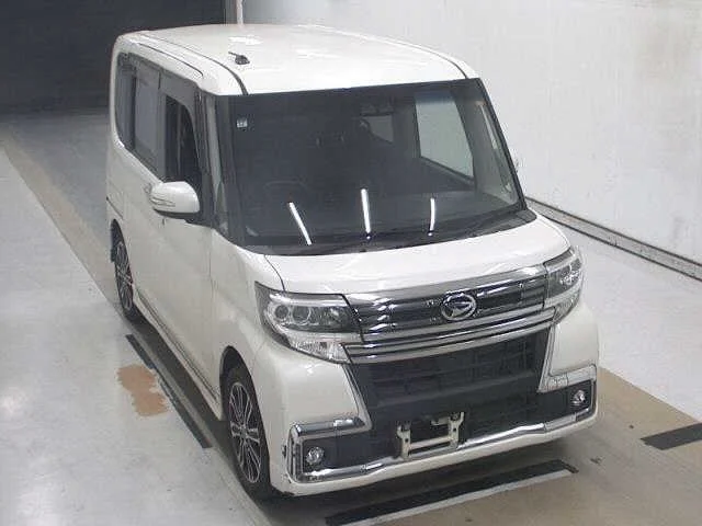 Daihatsu Tanto 2017