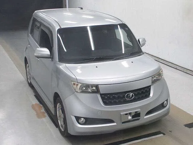 Toyota bB 2011