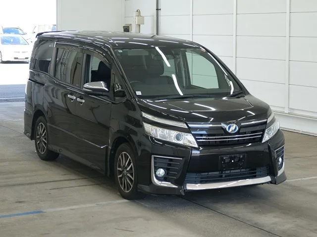 Toyota Voxy 2016
