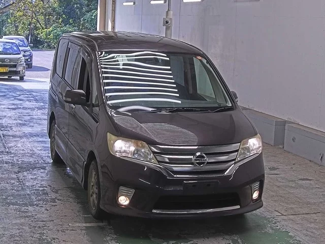 Nissan Serena 2014