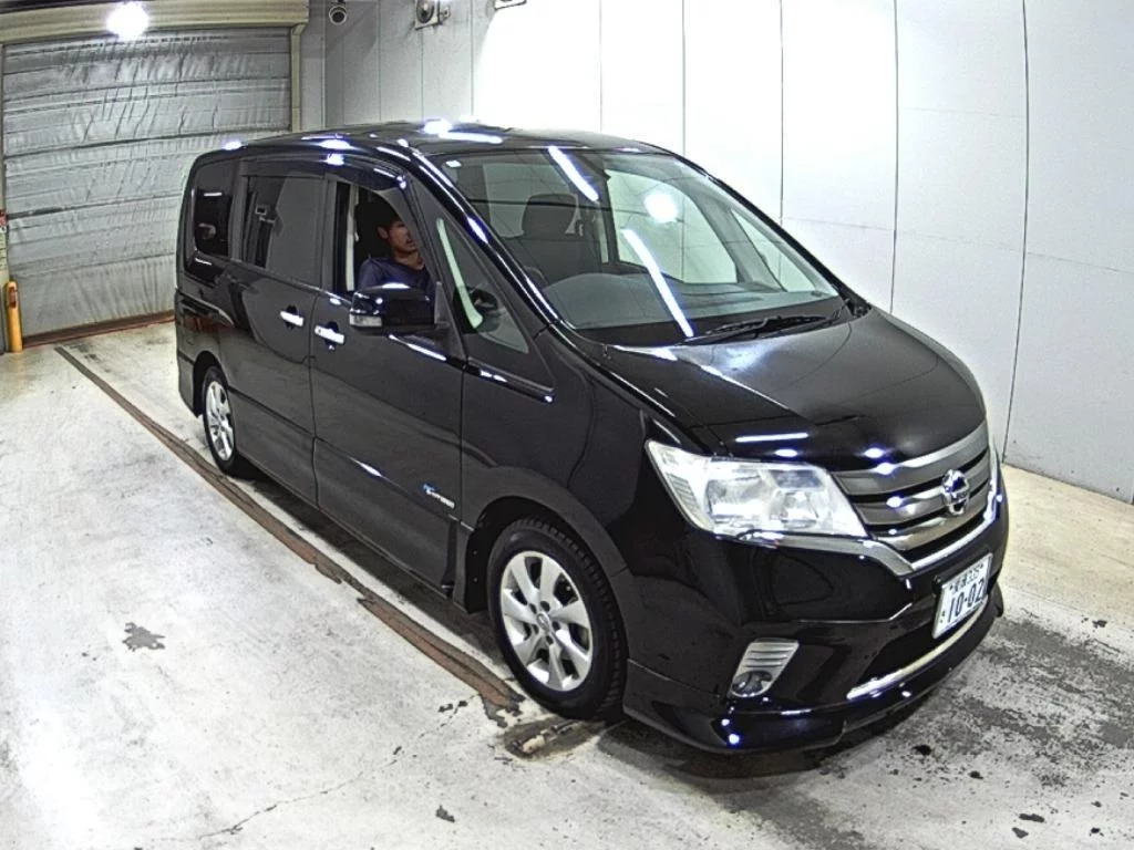 Nissan Serena 2013