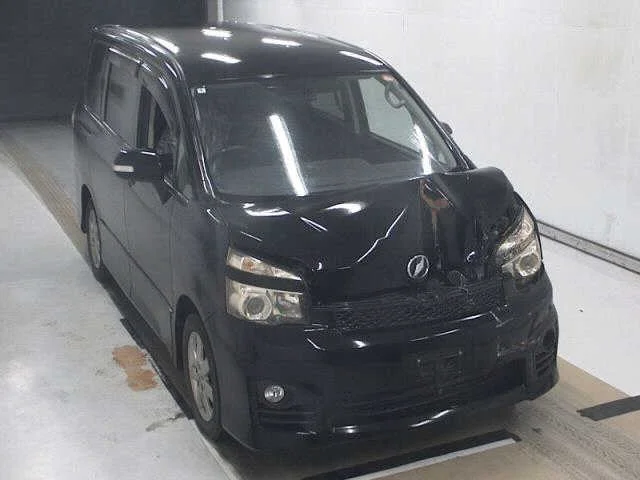 Toyota Voxy 2010