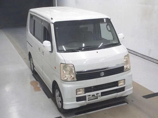 Suzuki Every 2010