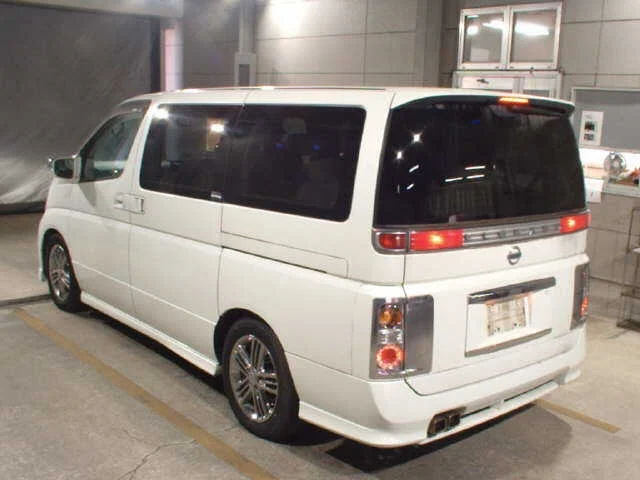 Nissan Elgrand 2006