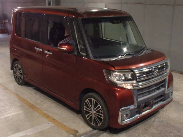 Daihatsu Tanto 2017