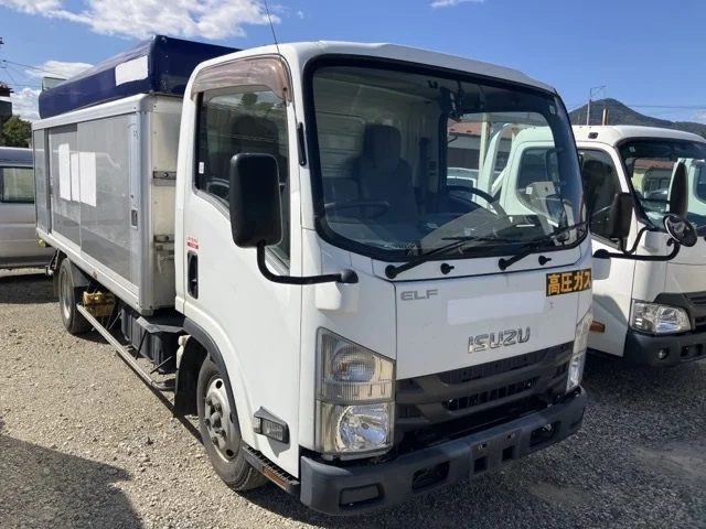 Isuzu Elf 2016