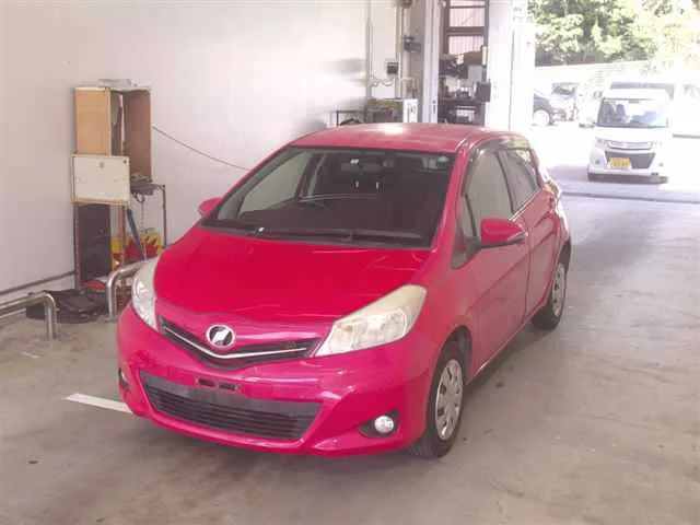 Toyota Vitz  с аукциона в Японии