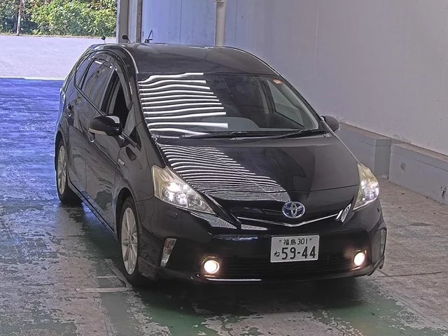 Toyota Prius Alpha 2012