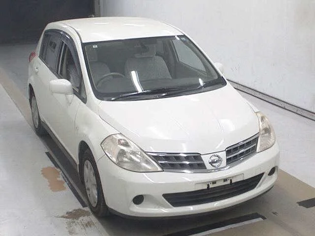Nissan Tiida 2012