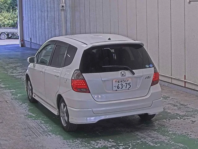 Honda Fit  с аукциона в Японии